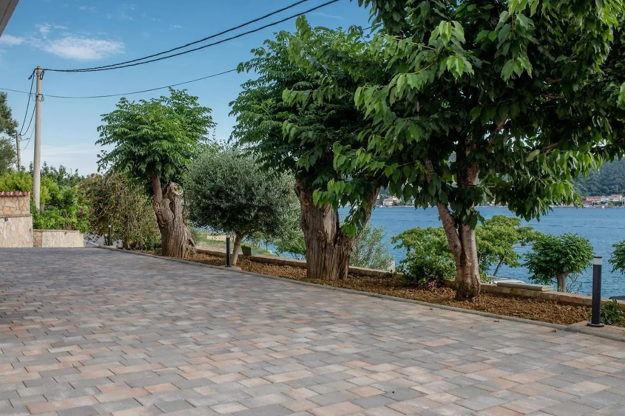 *** ゲストハウス Apartments And Rooms By The Sea Supetarska Draga - Gornja, Rab - 11579 クロアチア