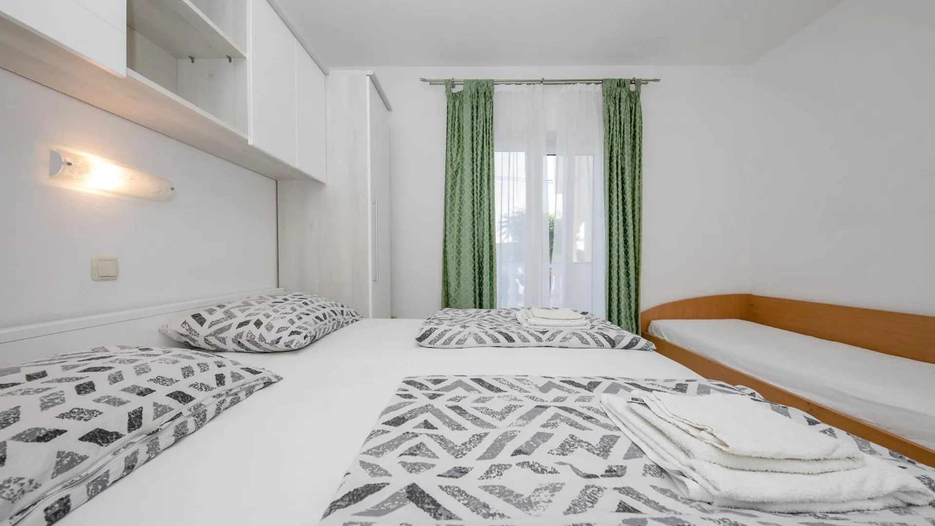 *** ゲストハウス Apartments And Rooms By The Sea Supetarska Draga - Gornja, Rab - 11579 クロアチア