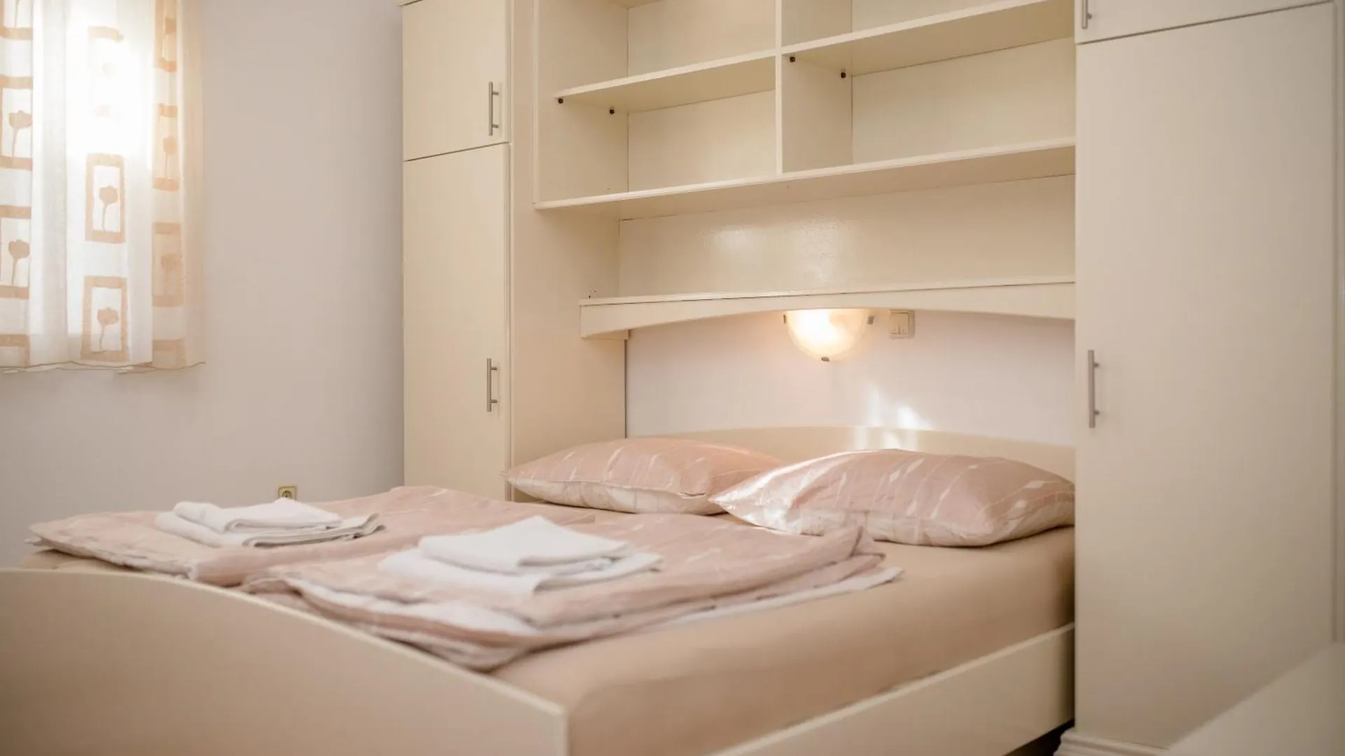 *** ゲストハウス Apartments And Rooms By The Sea Supetarska Draga - Gornja, Rab - 11579 クロアチア