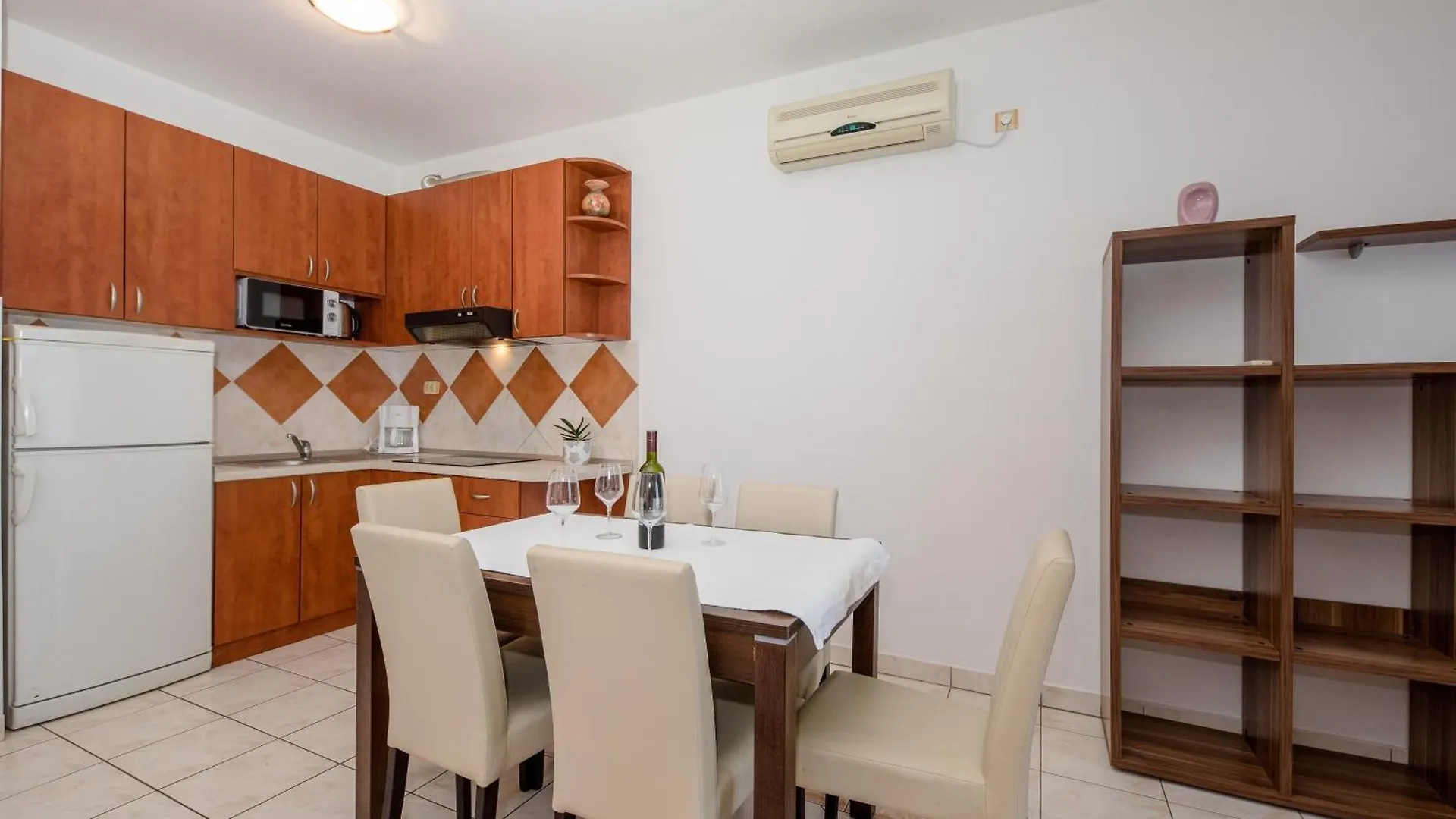 Apartments And Rooms By The Sea Supetarska Draga - Gornja, Rab - 11579